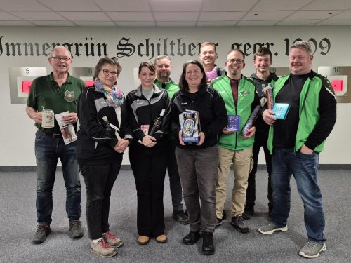 Alle Preisträger beim Preisschießen der Erwachsenen