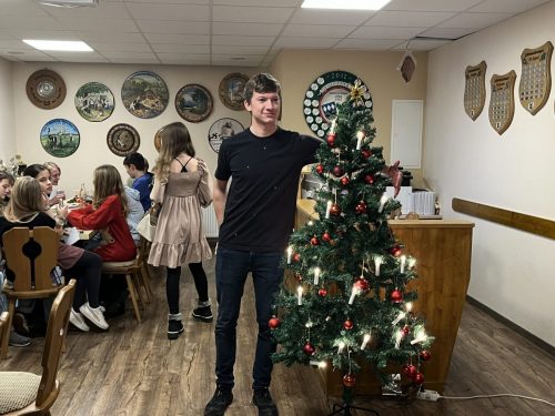 Baum baumt (...und ist sogar immergrün, weil Kunststoff)